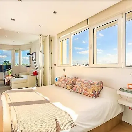 Lux Essentia Apartment *